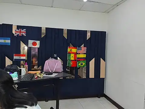 Aisha_hotts777 webcam