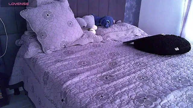 Sweet-Angie webcam