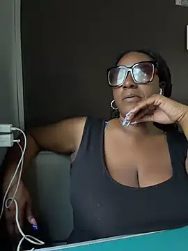 GirthGoddessCoco webcam