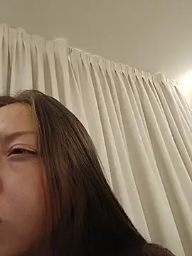 Selene_Amari live webcam