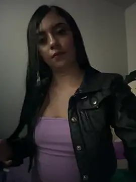 LilacNoir live webcam