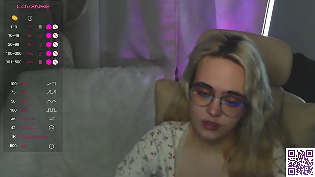 Oxcy_Secret live cam on StripChat