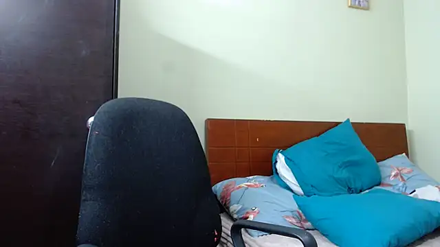 emilysamantha_8 live cam on StripChat