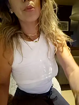 CelynaRoss webcam