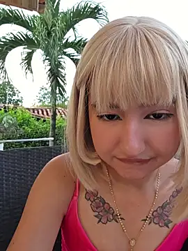 Pinkie_Princes Live Webcam on Stripchat