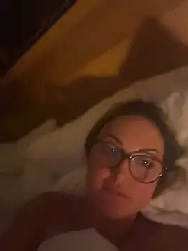 Crystal_xox live cam on StripChat