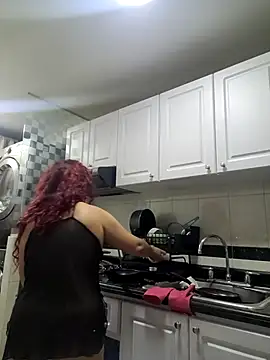 Scarlet_curly8a webcam