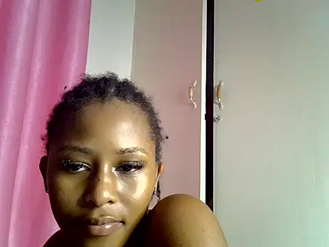 Sexy_strawberina webcam