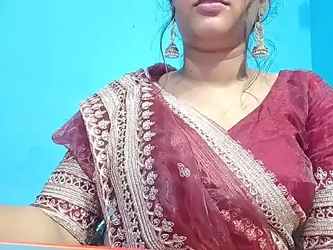 Adhiti_1 live cam on StripChat