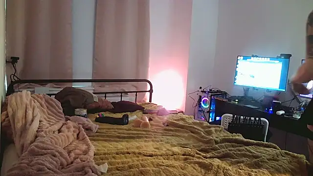 Mikela_Alexa webcam