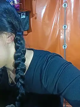 Sol_Scarleett live cam on StripChat
