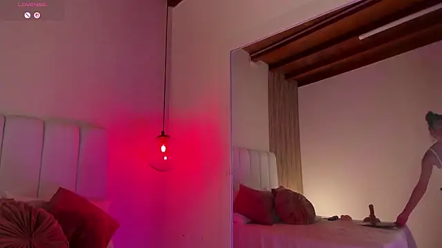 ElenaJamess webcam
