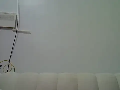 Badgalheloves live cam on StripChat