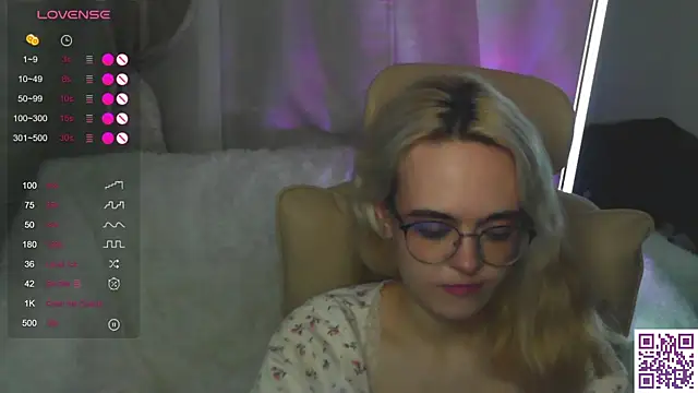 Oxcy_Secret live cam on StripChat