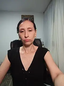 AliceRossi live cam on StripChat