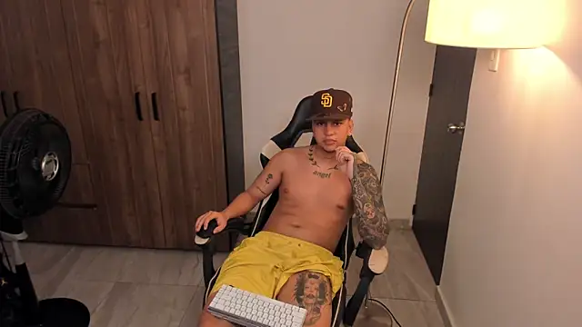 Jake_simons live cam on StripChat