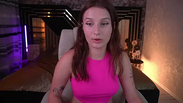VikVikLove webcam