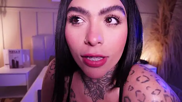 curvyliciousss (F young) - Dildo Glass in my ASS