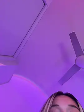 amylaaa live now