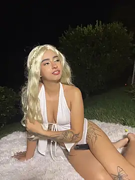 RosseMelody Live Webcam on Stripchat