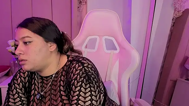 MollyBigBoobs12 webcam