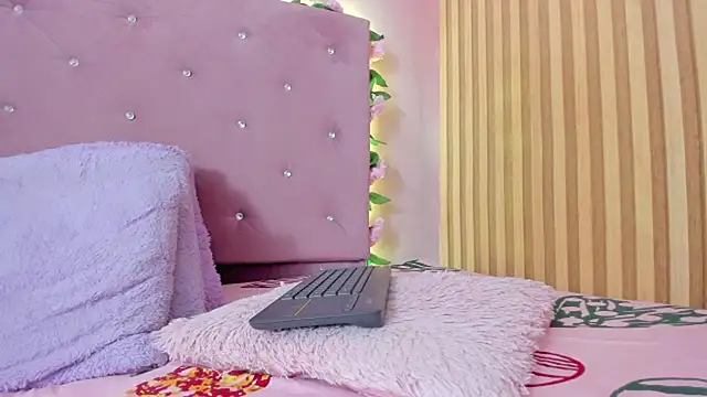 lovely__kiss__ webcam