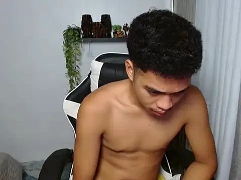 curlyasian_njxx (M twink) - public cum show