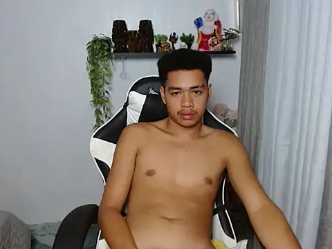 curlyasian_njxx webcam