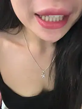 Lilyy_babyy Live Web Cam Show