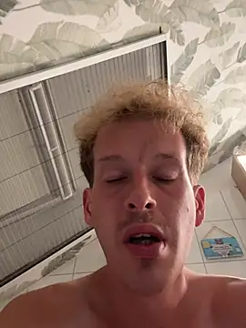 creampieboytim webcam