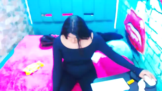 violet_bigcock774 webcam