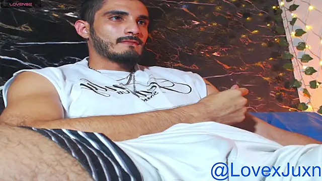 LovexJuxn77 webcam