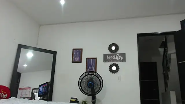 BombasticASSXXX webcam