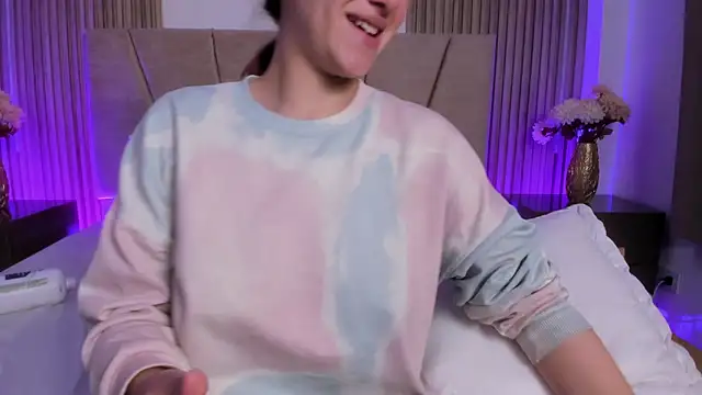 Victoria_Beaumont webcam