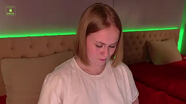 stacy_moorex live cam on StripChat