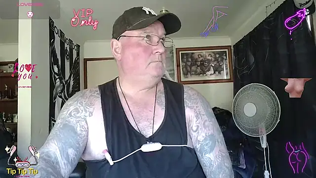 KINKYBLUEYES69 webcam