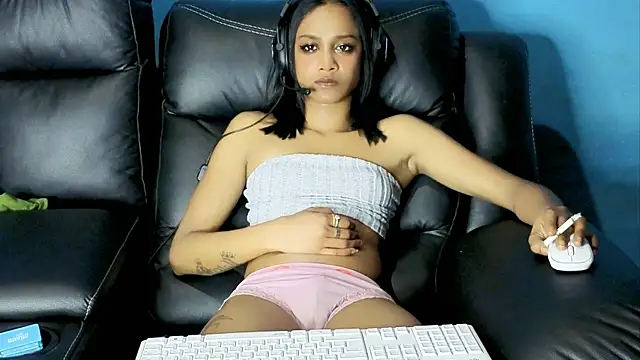 Eroticteasexoxox live webcam