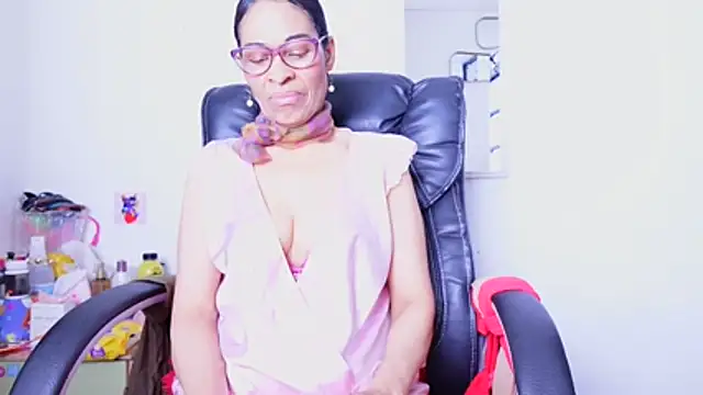 Aries_Mature live cam on StripChat