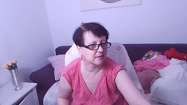 christarose (F mature) - keep me hot