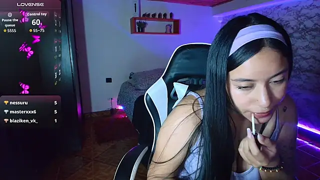 Camila_IRoose webcam