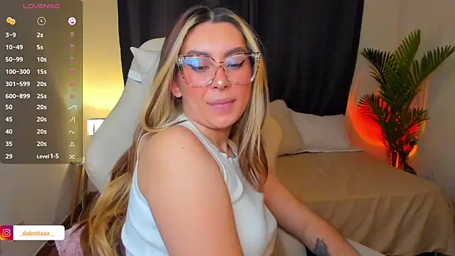 dakottaa_ Live Web Cam Show