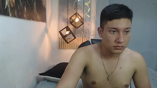 DominantBoy4 webcam