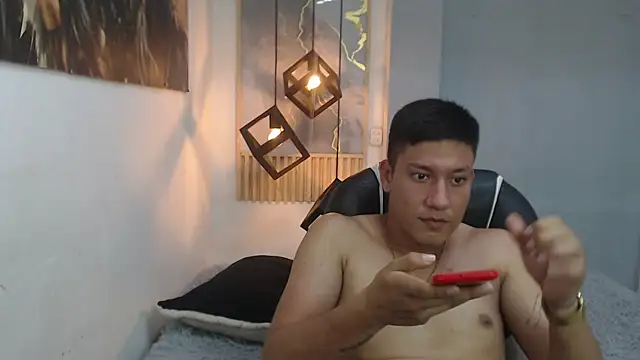 dominantboy4 (M twink) - cum show