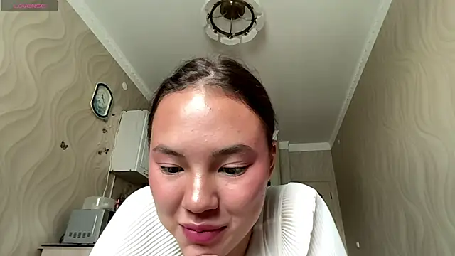 kamila_18_french webcam