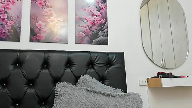 pinky_f00x Live Web Cam Show