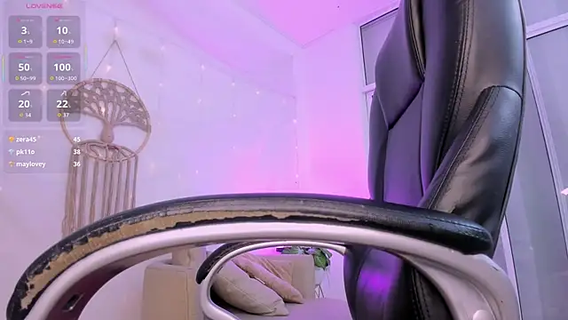 Ginni_charlotte webcam