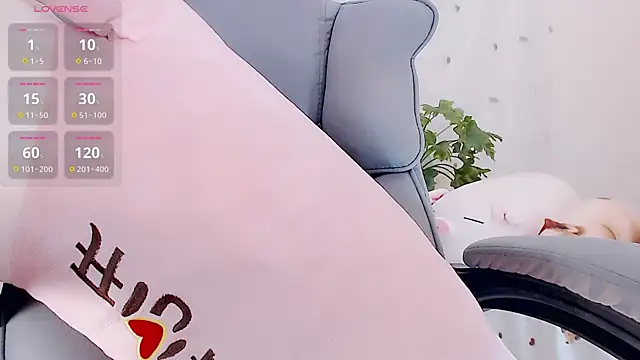 yaoyao-baby520 (F milf) - 世界那么大还是遇见你真好1（无内M腿+大黑牛控制2分钟）