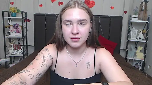 LauraHlot webcam