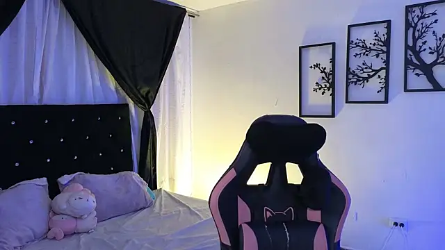 NahiaraEvans_ webcam