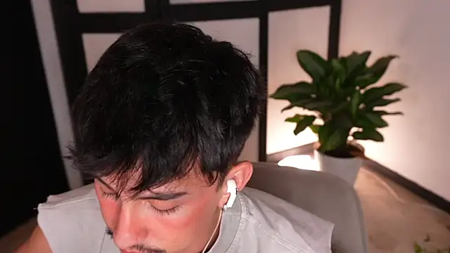 sweettaaron01 webcam